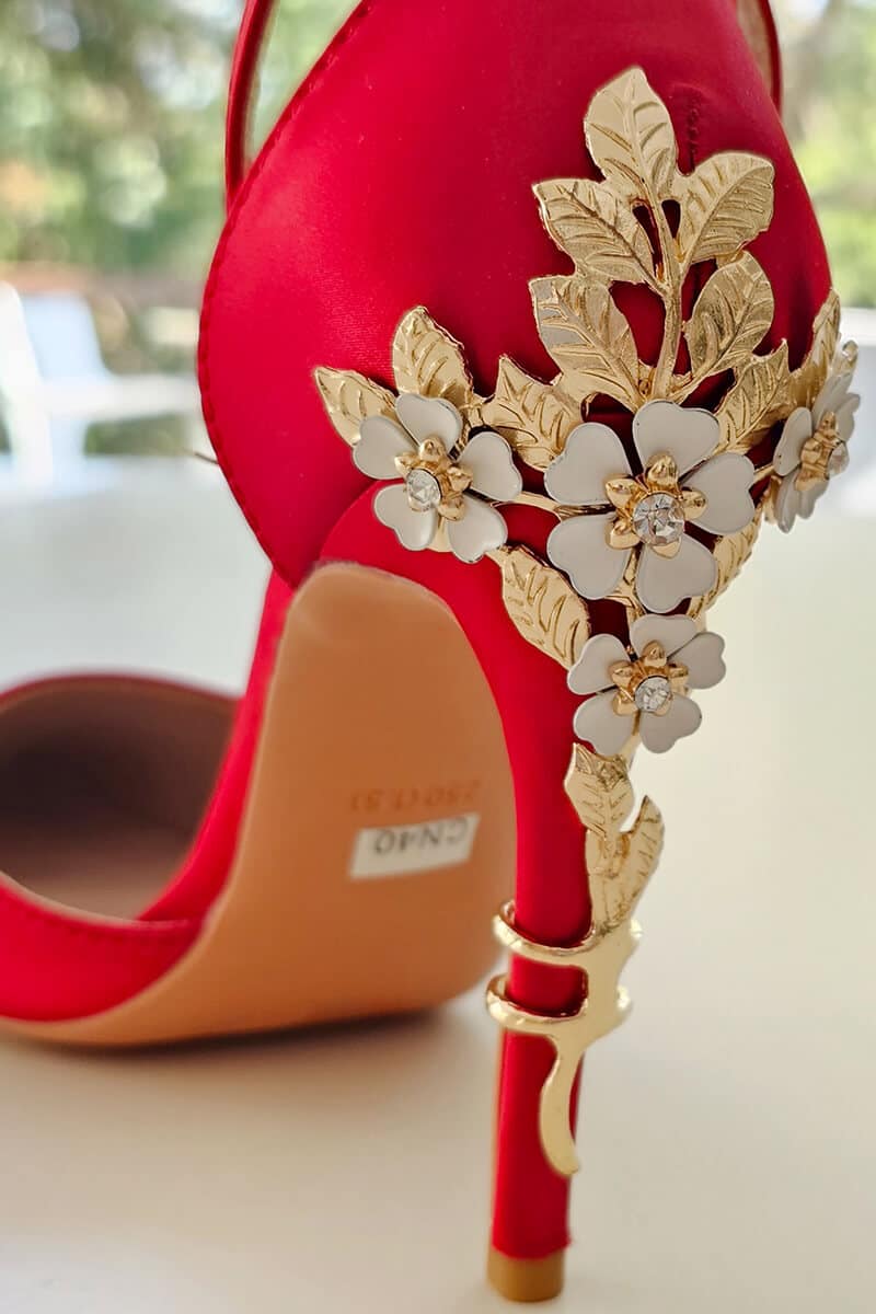 Stielettos sandalias elegantes con decoración de rosas en dorado Talles 35 al 40 - Imagen 5